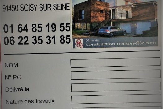 Permis de construire et affichage obligatoire sur le chantier : retrait depuis le 3 juin 2018 d’une mention jusque-là obligatoire