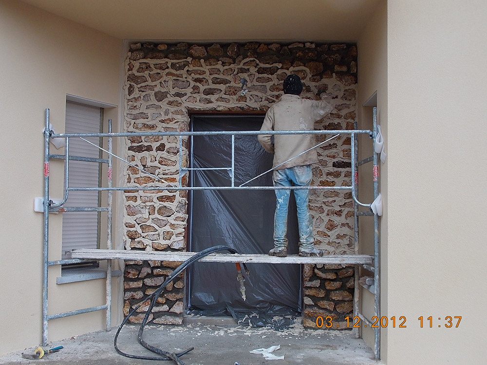 Construction maison Yvelines, revêtement pierres meulières