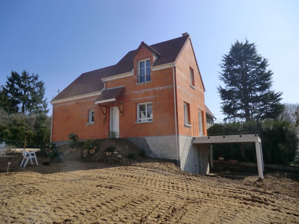 Maison traditionnelle en cours de construction en Essonne